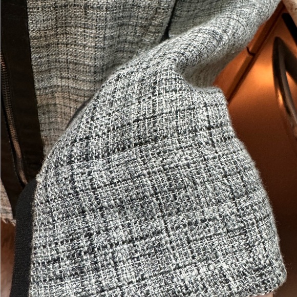 Elle black and white jacket. - Picture 11 of 13